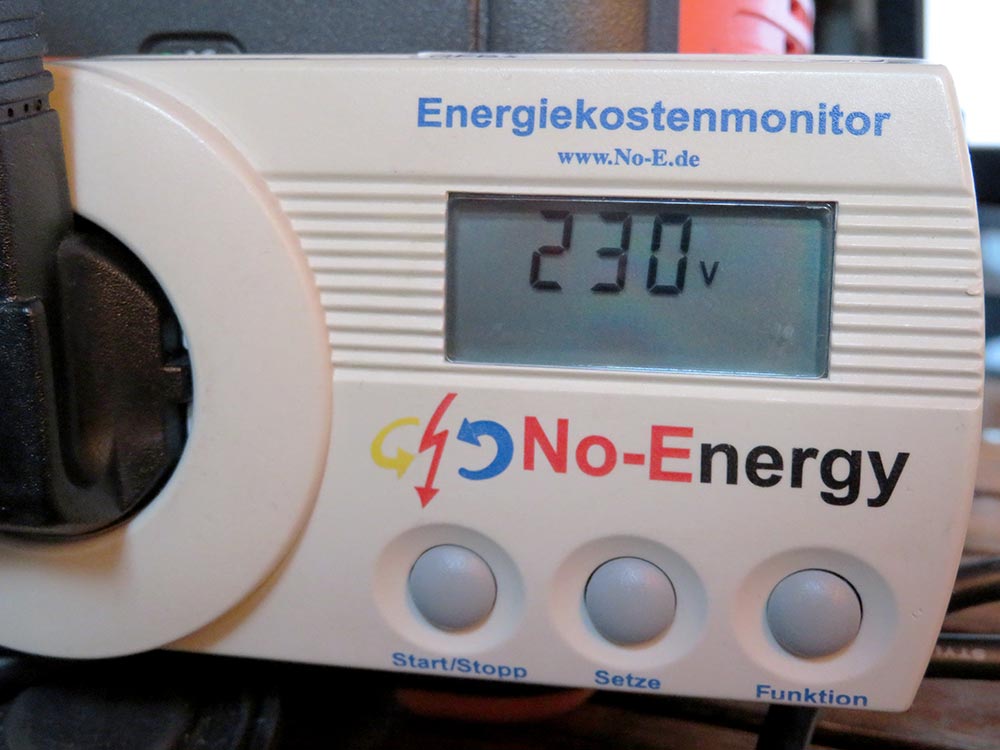 Energy measurement Voltage: 230 V